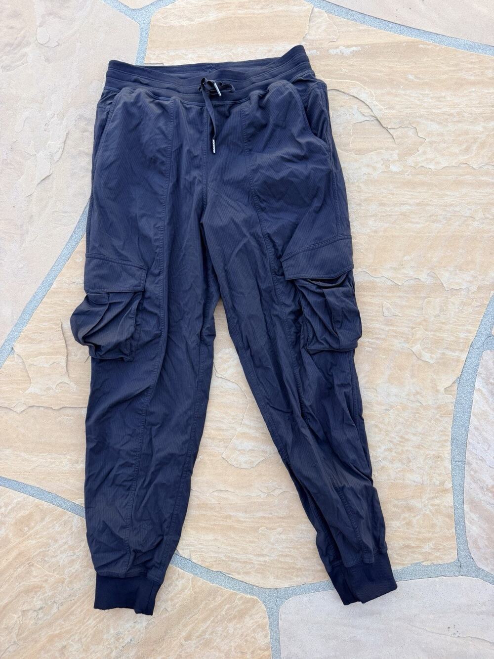 Lululemon Dance Studio Relaxed Fit Mid-Rise Cargo Jogger in Size S